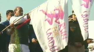 Rajnath Singh flags off 'Run For Laadli' marathon in Delhi