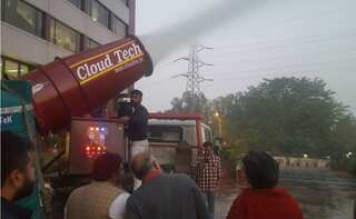 Delhi government mulls use of anti-smog guns to fight pollution