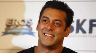 Salman Khan to have a working birthday,starts shooting for 'Race 3'