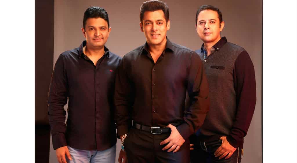 Bhushan Kumar, Atul Agnihotri gift Salman 'Bharat' on birthday, to release Eid 2019