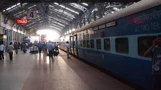 Dutch tourist jumps off moving train, dies