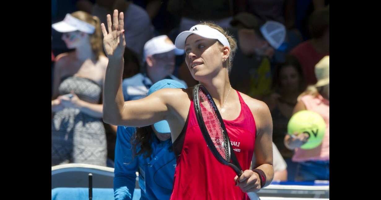Hopman Cup: Angelique Kerber defeats Eugenie Bouchard in straight sets Hopman Cup: Angelique Kerber defeats Eugenie Bouchard in straight sets