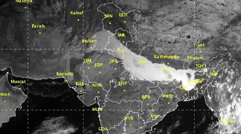 From central Pakistan to Tripura, 'superfog' stretches out over 2,000 km From central Pakistan to Tripura, 'superfog' stretches out over 2,000 km