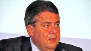 German, Turkish top diplomats meet to ease row