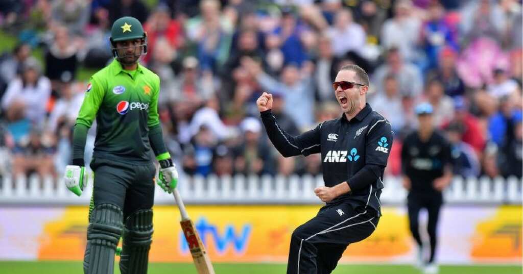 New Zealand trounce Pakistan in 1st ODI