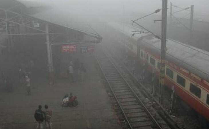 Fog in Delhi outskirts continues to affect train services