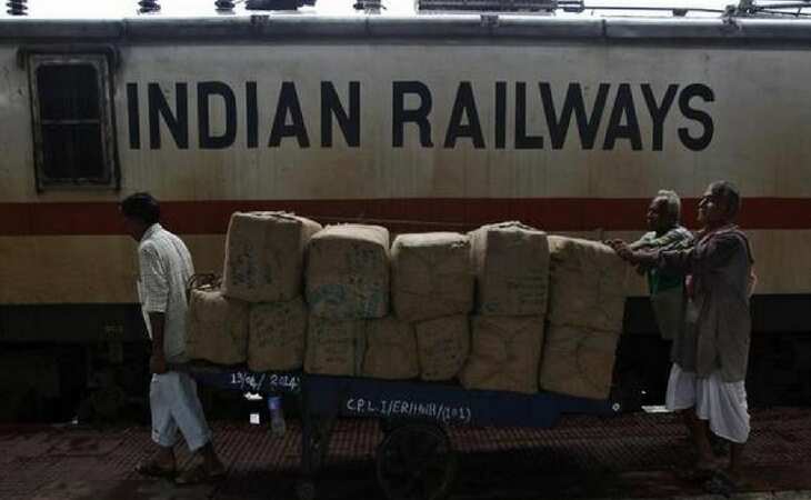 Now, private companies can supply meals in trains: Railway Minister Piyush Goyal Now, private companies can supply meals in trains: Railway Minister Piyush Goyal