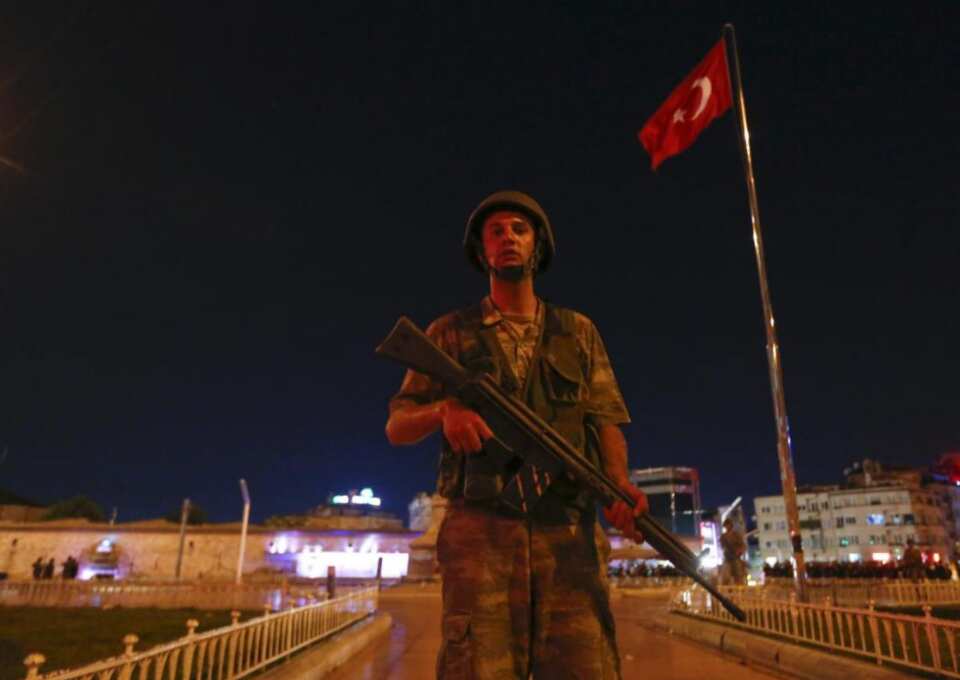 1800 civil servants reinstated in Turkey after post-coup purges