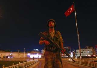 1800 civil servants reinstated in Turkey after post-coup purges