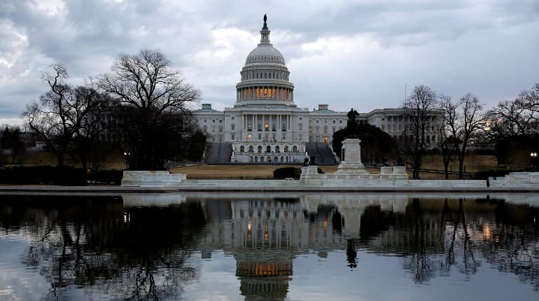 Top Republicans oppose border 'emergency' as shutdown drags on