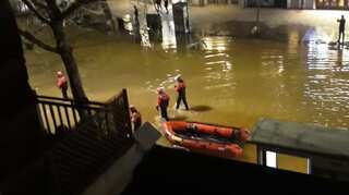 Hammersmith flooding: People trapped in cars, restaurants as water pipe burst