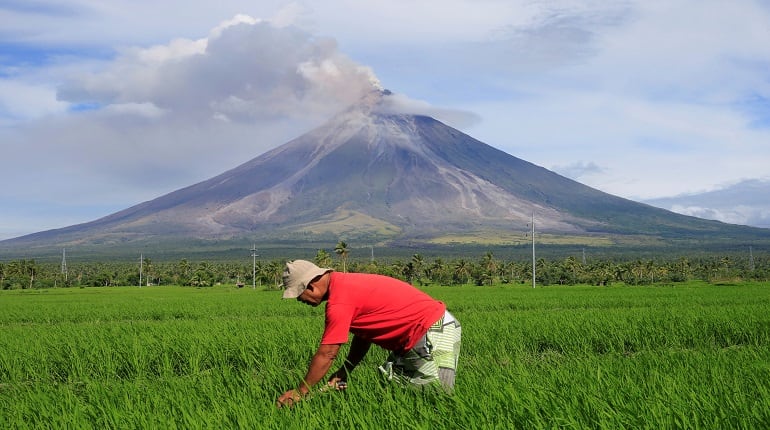 Mayon volcano spews ash