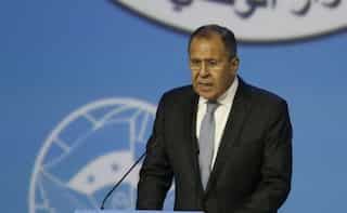 Syrian peace talk: Russian foreign minister heckled, delegates refuse to leave airport