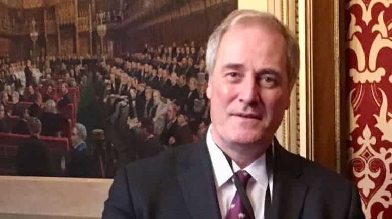 British minister resigns for arriving late