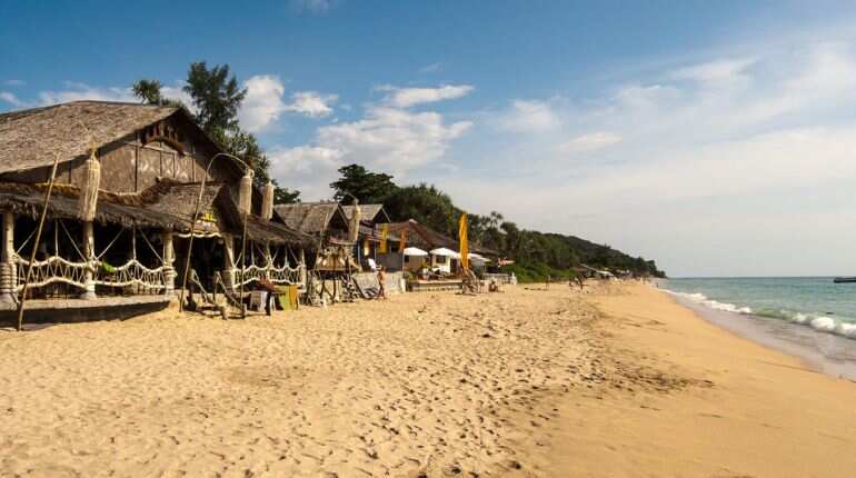 Thailand bans smoking, littering at popular tourist beachside spots Thailand bans smoking, littering at popular tourist beachside spots