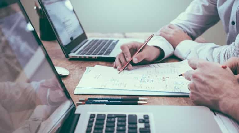 CFOs lose their optimistic mojo: Inflation woes and interest rates dampen spirits