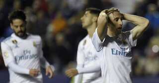 Pazzini late show sees Real Madrid held at Levante