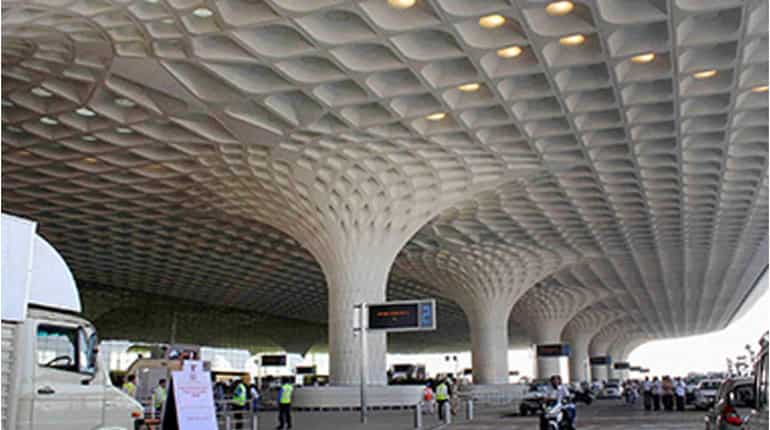 Man held with gold biscuits worth Rs 7 lakh at Mumbai airport