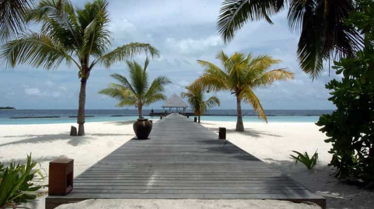 The Maldives, a honeymoon haven in peril The Maldives, a honeymoon haven in peril
