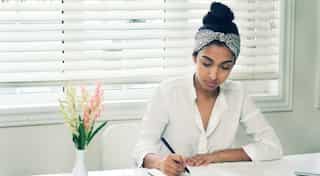 Opinion: Poet Rupi Kaur follows no grammar yet her books sell like hot pancakes