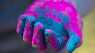 Happy Holi 2018: Best Holi Festival WhatsApp Messages, wishes and greetings to share with friends