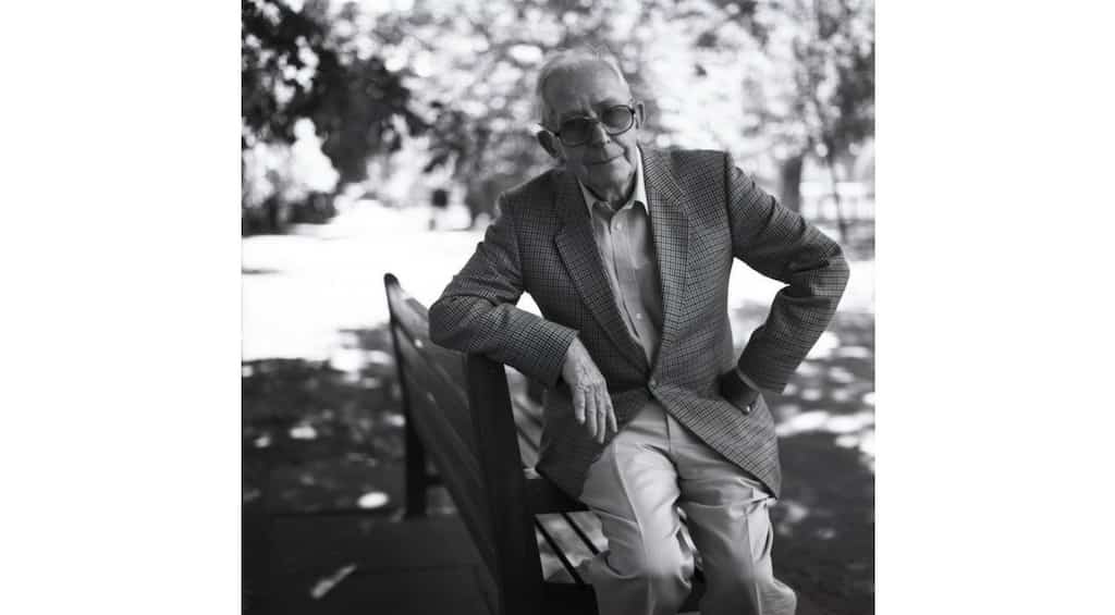 Bond films' director Lewis Gilbert dies aged 97