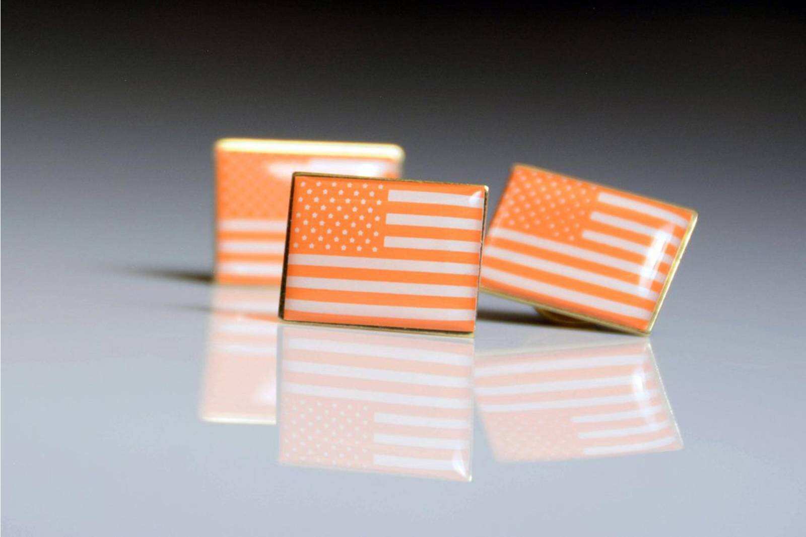 Oscars 2018: This is why stars are wearing orange pins on the red carpet Oscars 2018: This is why stars are wearing orange pins on the red carpet
