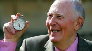 Roger Bannister, the first person to run a mile in under four minutes, dies at 88