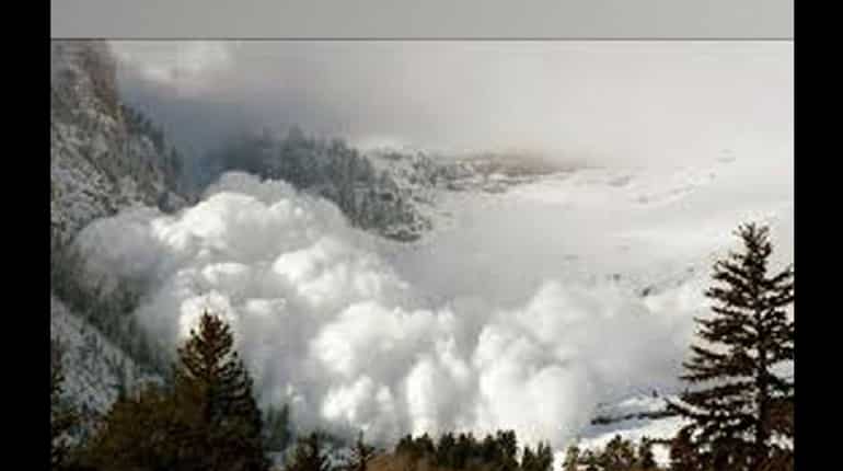 Massive avalanche hits Kashmir's Gulmarg, two dead, 18 rescued