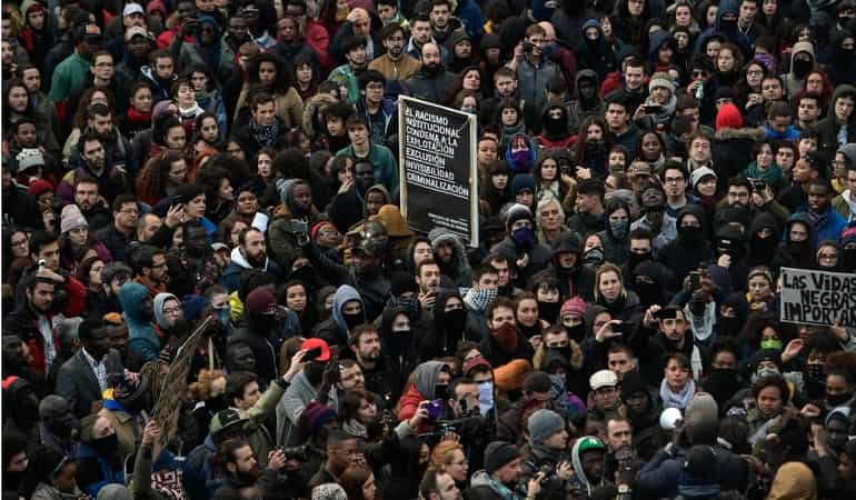 Hundreds gather for Madrid protest following Sengal street vendor's death Hundreds gather for Madrid protest following Sengal street vendor's death