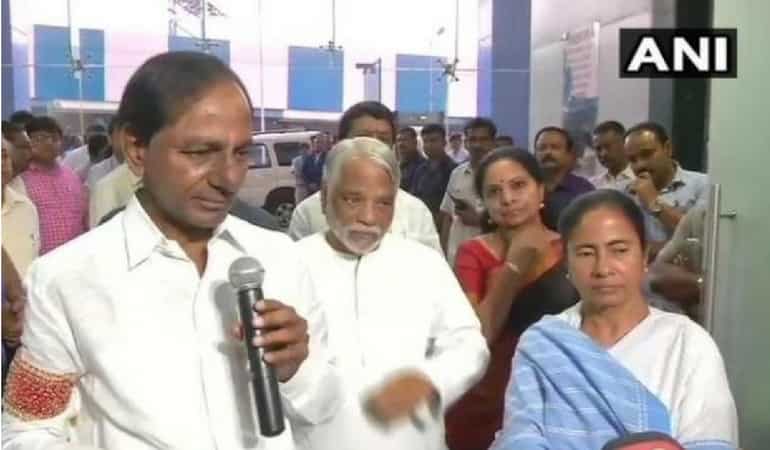Telangana CM KCR meets Mamata on 'federal front' Telangana CM KCR meets Mamata on 'federal front'