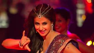 Watch teaser: Urmila Matondkar sizzles as Bewafa Beauty in 'Blackmail' after nine years