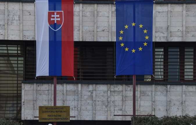 After expelling Dutch diplomats, Russia orders 4 German diplomats to leave