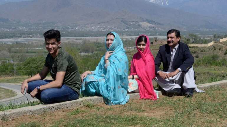Malala Yousafzai leaves Pakistan after emotional visit