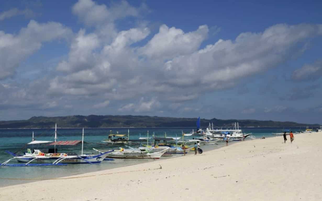 Airlines cut back flights as Philippine holiday hotspot prepares for closure Airlines cut back flights as Philippine holiday hotspot prepares for closure