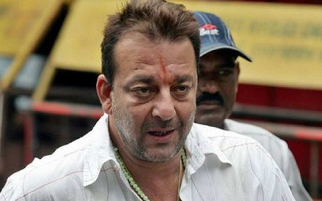 'Pray for me' says Sanjay Dutt as he gets admitted in Mumbai hospital 'Pray for me' says Sanjay Dutt as he gets admitted in Mumbai hospital