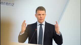 Crisis-hit Deutsche Bank pushes out British CEO
