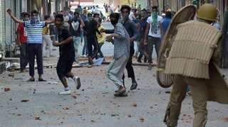 In Kashmir, police hold counselling session for stone pelters
