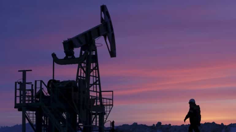 Oil prices edge up over decline in US inventory, Khashoggi's disappearance