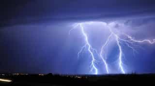 Fresh thunderstorm hits Delhi-NCR