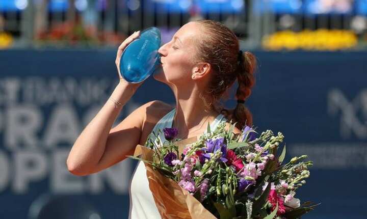 Petra Kvitova beat Mihaela Buzarnescu to win first Prague title