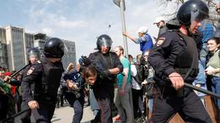 Russian police detain over 1,000 people at anti-Putin protests