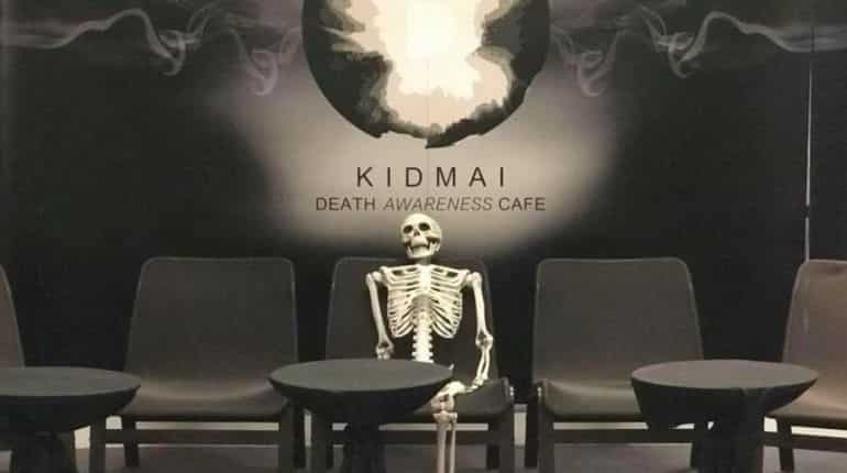 Bangkok's death-themed cafe lets its customers lie in coffin Bangkok's death-themed cafe lets its customers lie in coffin