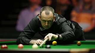 Following world title win, snooker champ turns up to press conference 'naked'