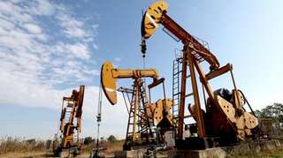 Oil markets struggle to find footing after seven per cent slump