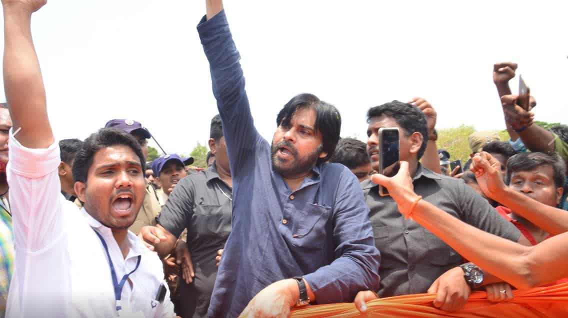 Pawan Kalyan pays tributes to  martyrs of 1857 war, unfurls ‘largest’ national flag