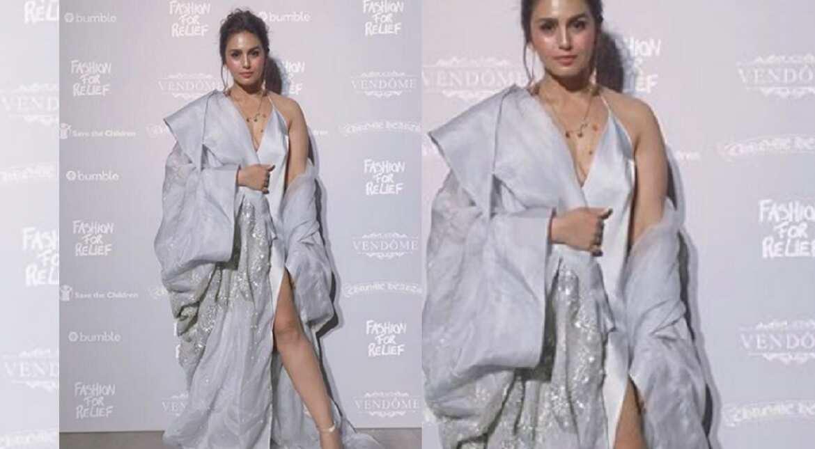 Huma Qureshi is all fireworks at Cannes, watch her stand tall with a dangerous slit! Huma Qureshi is all fireworks at Cannes, watch her stand tall with a dangerous slit!