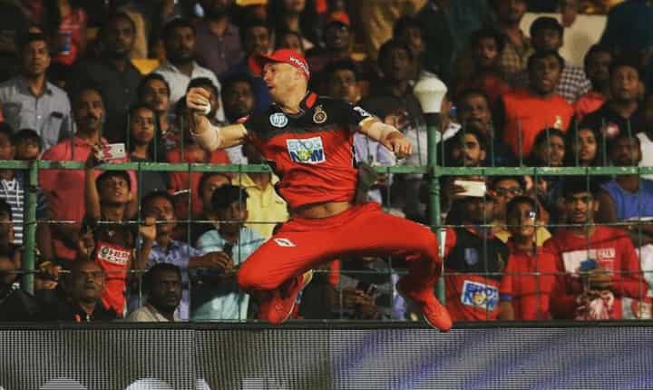 IPL 2018: AB de Villiers' acrobatic catch inspires some hilarious memes