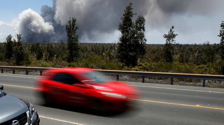 Hawaii street swallowed by 'lava tide' as many more homes burn