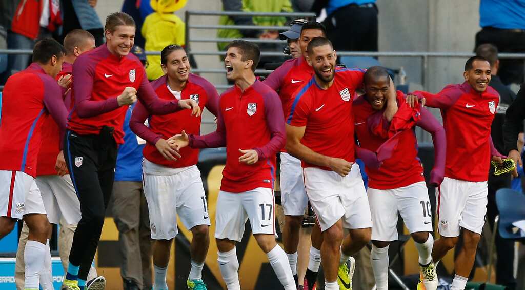 After scrappy game and beating Ecuador 2-1, America advance to Copa semis